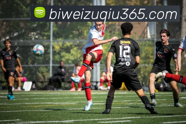 莫利纳盛赞球队大胜巴萨与球迷共享精彩时刻小蜘蛛表现出色令人惊艳